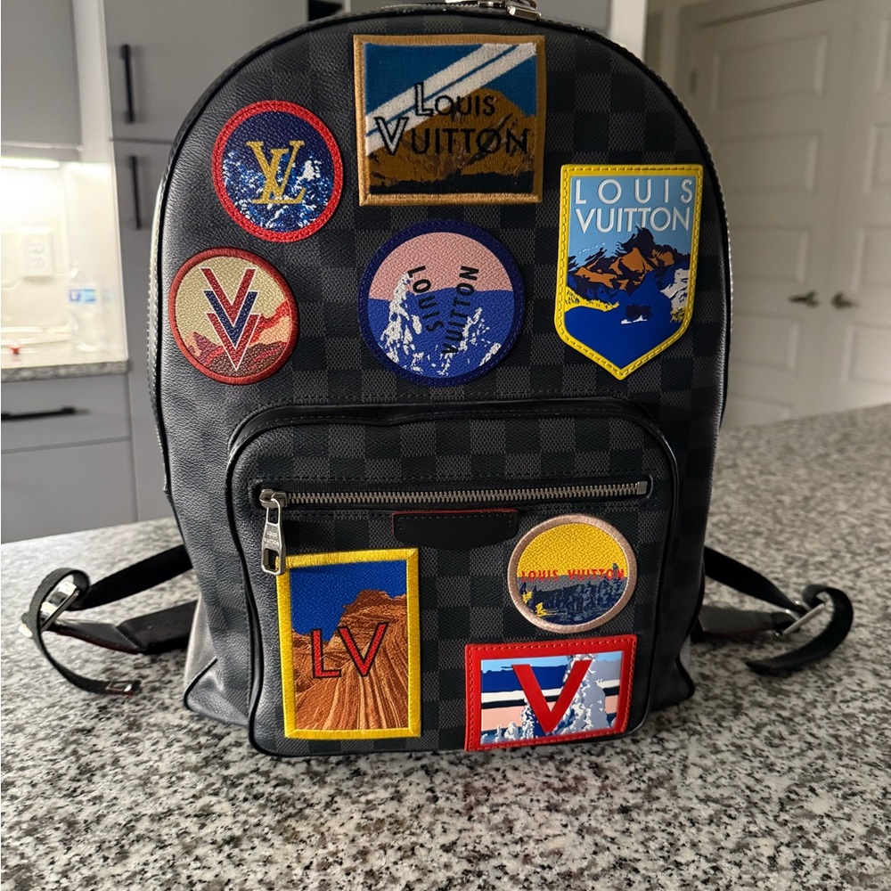 Louis Vuitton Backpack Josh
Damier Graphite Alps
